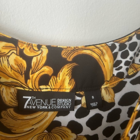 New York & Company top size small - Picture 5 of 5